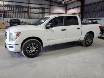  Salvage Nissan Titan