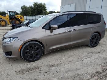  Salvage Chrysler Pacifica