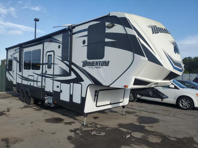  Salvage Mome 5th Wheel