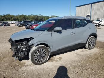  Salvage Nissan Kicks