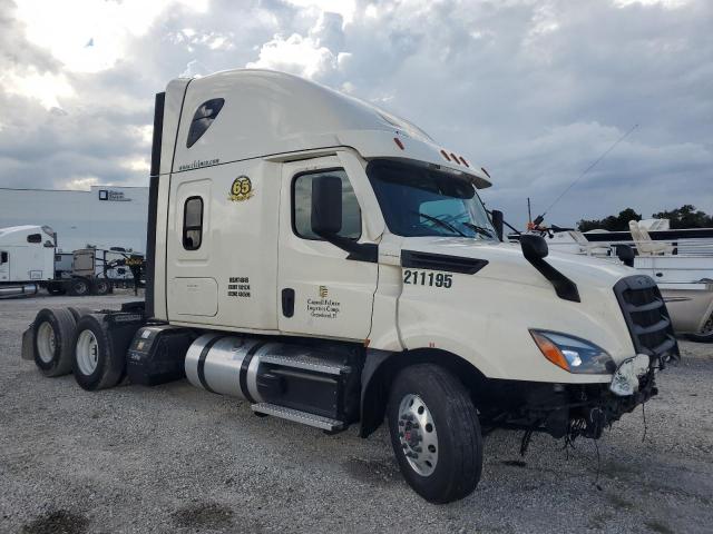  Salvage Freightliner Cascadia 1