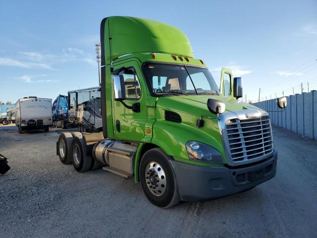  Salvage Freightliner Cascadia 1