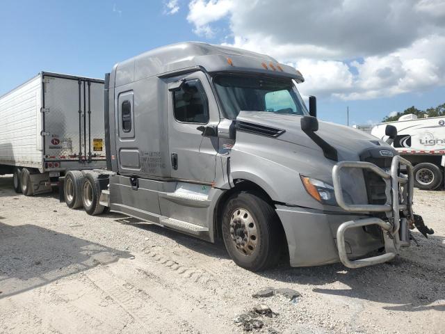  Salvage Freightliner Cascadia 1