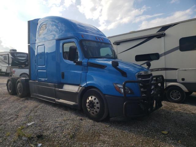  Salvage Freightliner Cascadia 1