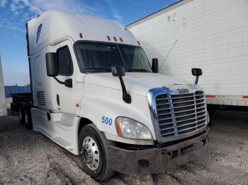  Salvage Freightliner Cascadia 1