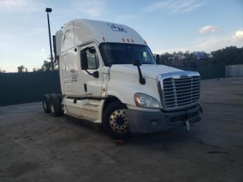  Salvage Freightliner Cascadia 1