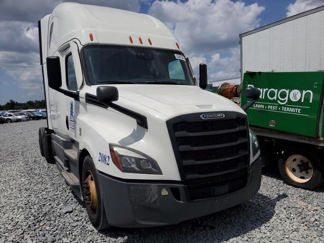  Salvage Freightliner Cascadia 1
