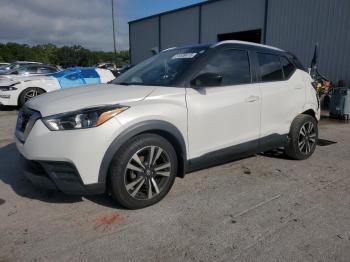  Salvage Nissan Kicks