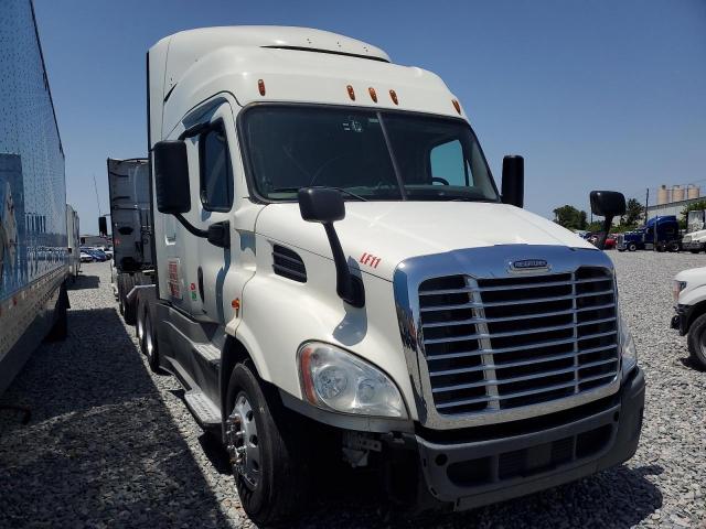  Salvage Freightliner Cascadia 1