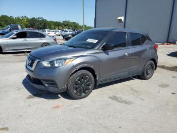  Salvage Nissan Kicks