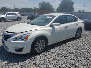  Salvage Nissan Altima