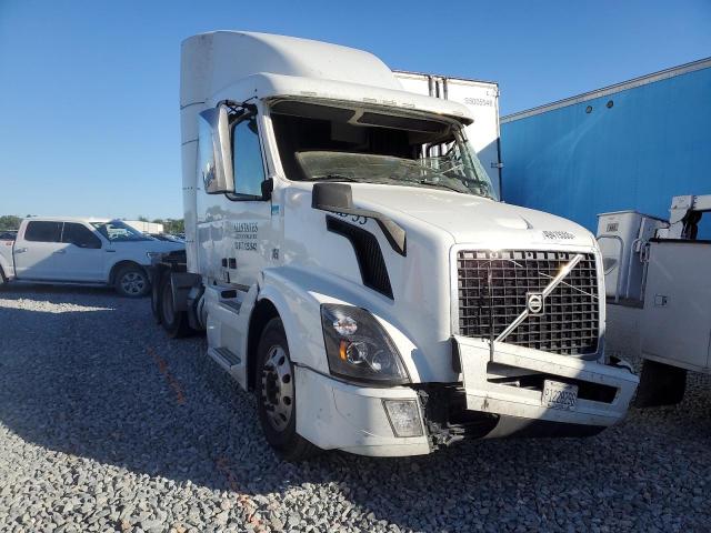  Salvage Volvo Vn