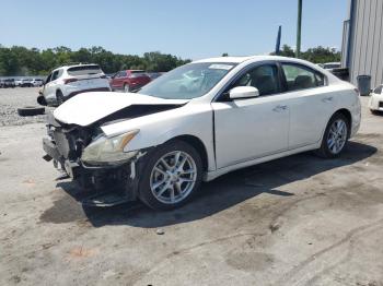  Salvage Nissan Maxima