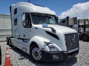  Salvage Volvo Vnl