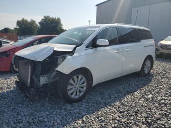  Salvage Kia Sedona