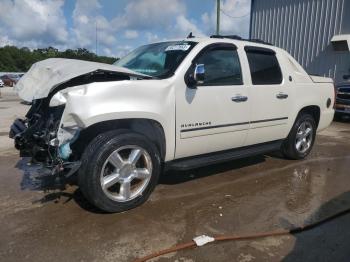  Salvage Chevrolet Avalanche