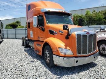  Salvage Peterbilt 579