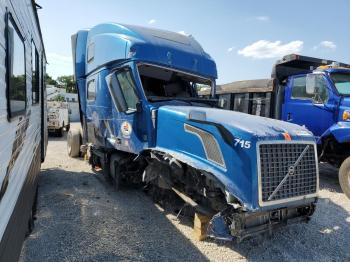  Salvage Volvo Vn