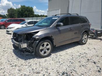  Salvage Toyota Highlander