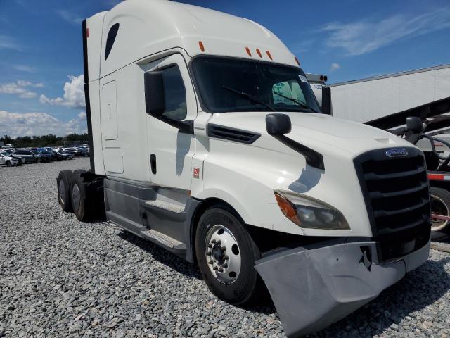  Salvage Freightliner Cascadia 1