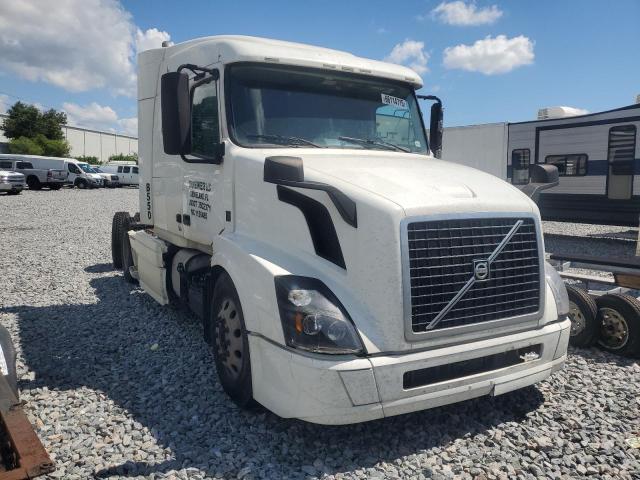  Salvage Volvo Semitrackr