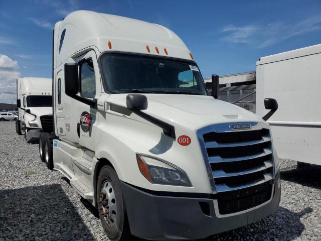  Salvage Freightliner Cascadia 1