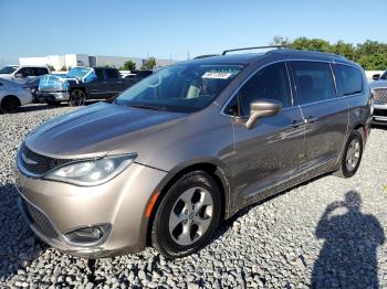  Salvage Chrysler Pacifica