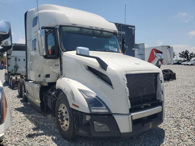  Salvage Volvo Vnl