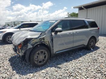  Salvage Kia Carnival
