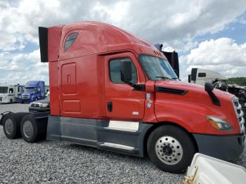  Salvage Freightliner Cascadia 1