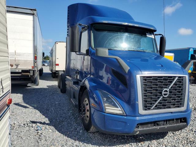  Salvage Volvo Vnr