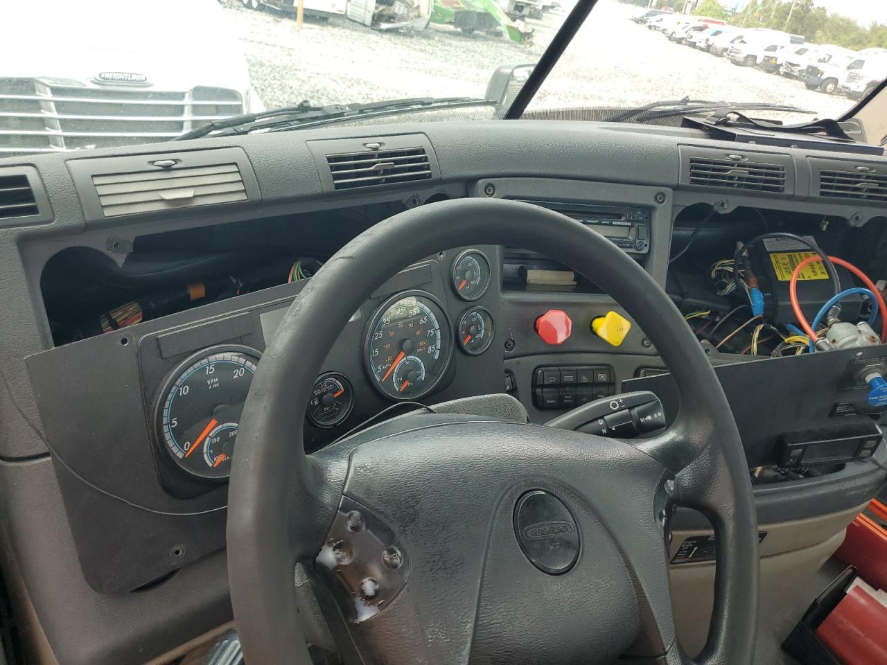 Freightliner Cascadia 1 Image 8