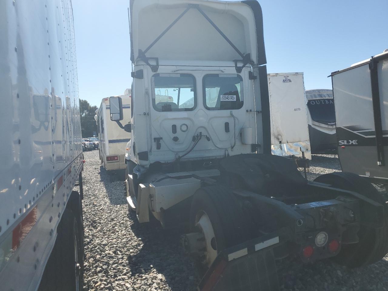 Freightliner Cascadia 1 Image 3