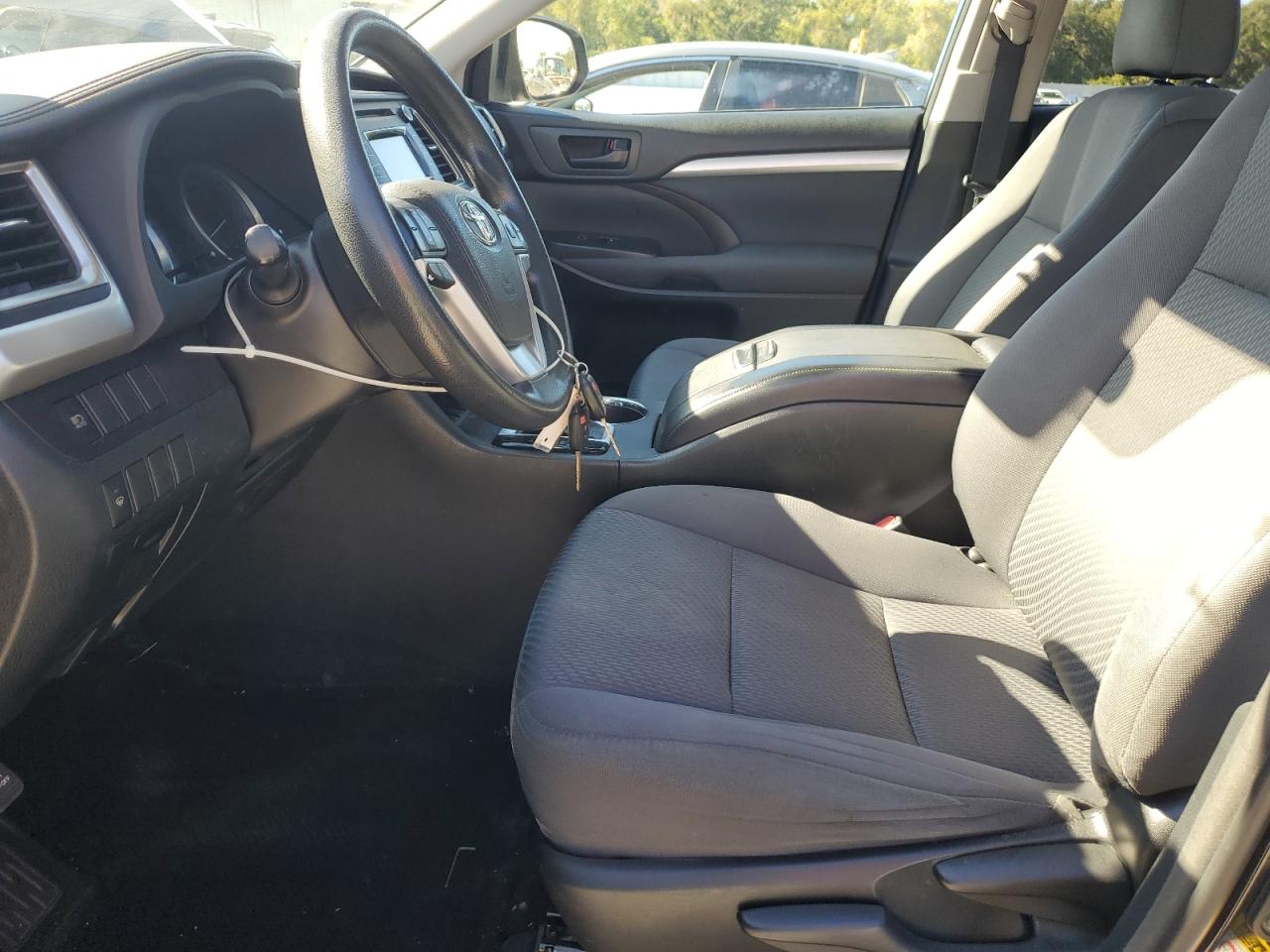 Toyota Highlander Le Image 13