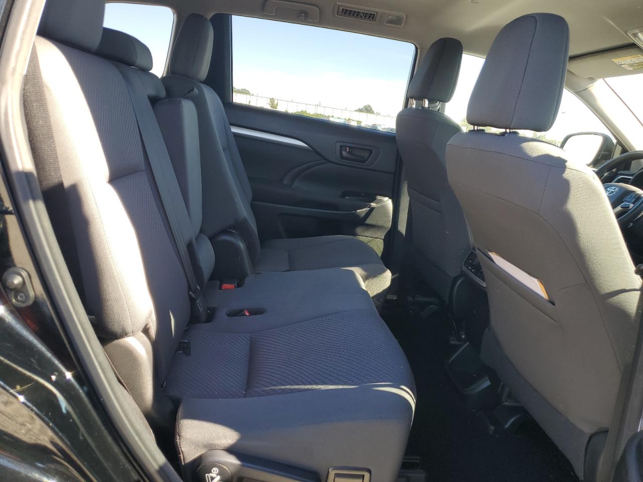 Toyota Highlander Le Image 8