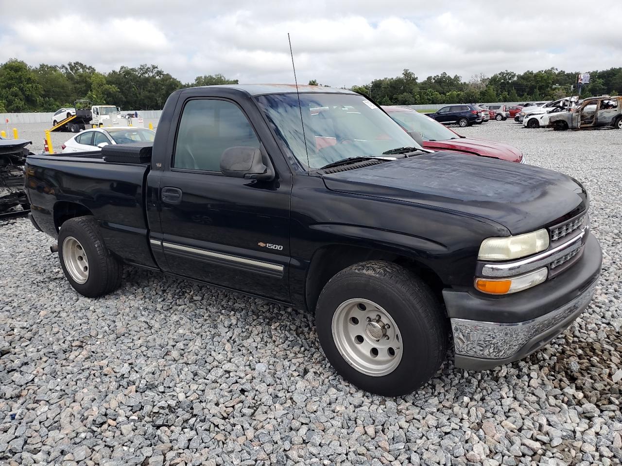 Chevrolet Silverado C1500 Image 5