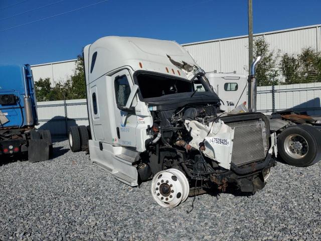  Salvage Freightliner Cascadia 1