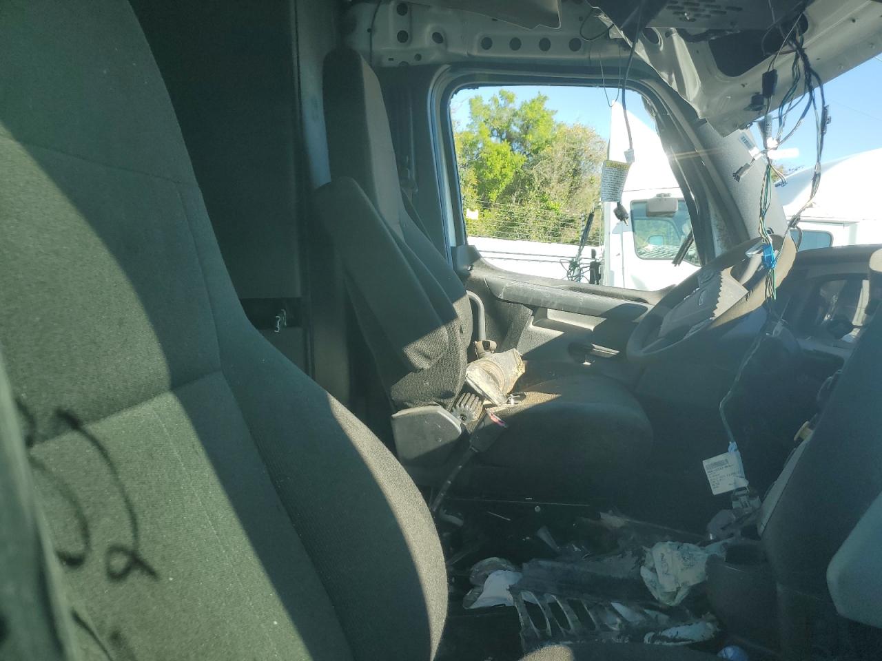 Freightliner Cascadia 1 Image 9