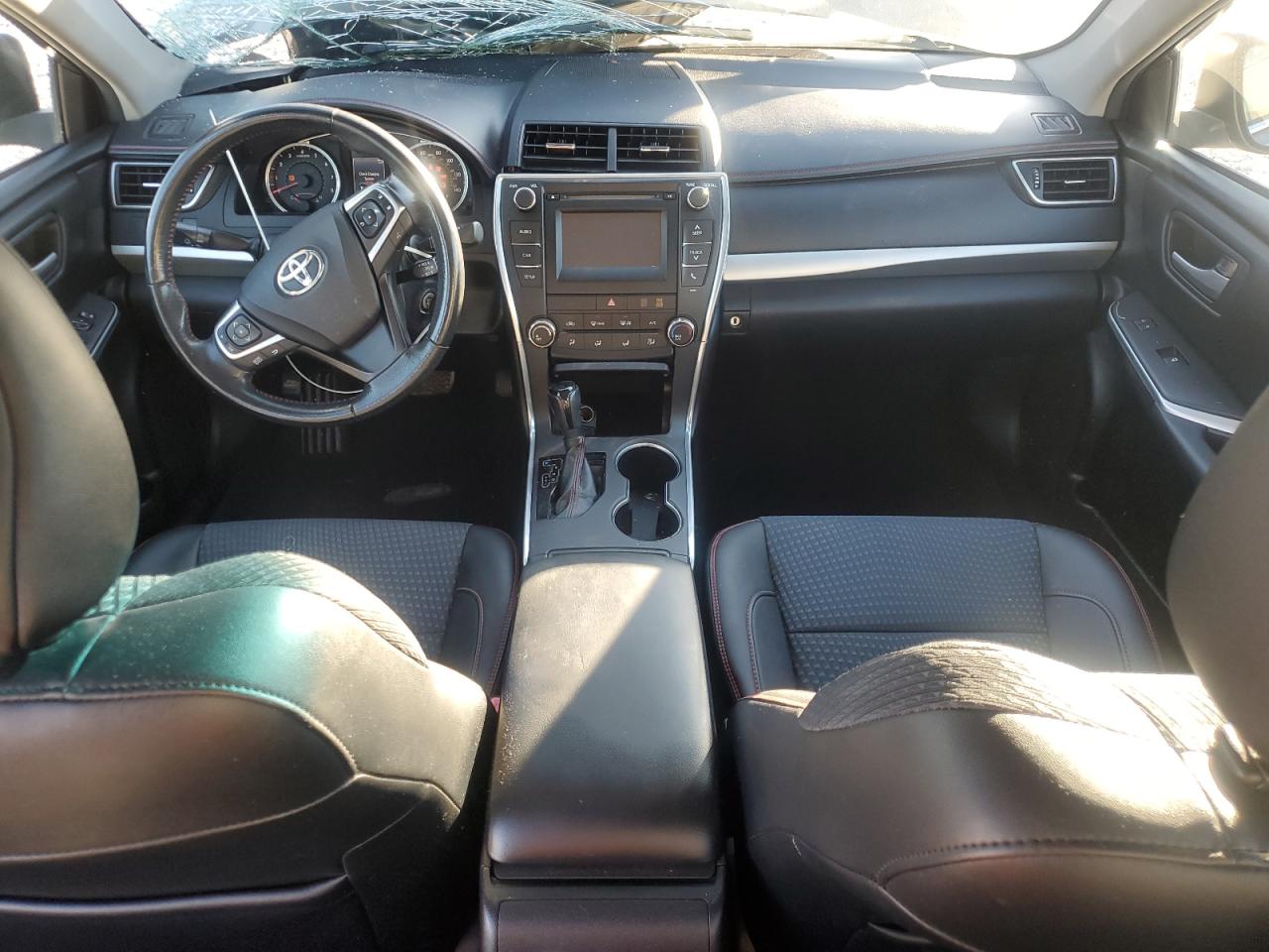 Toyota Camry Le Image 2