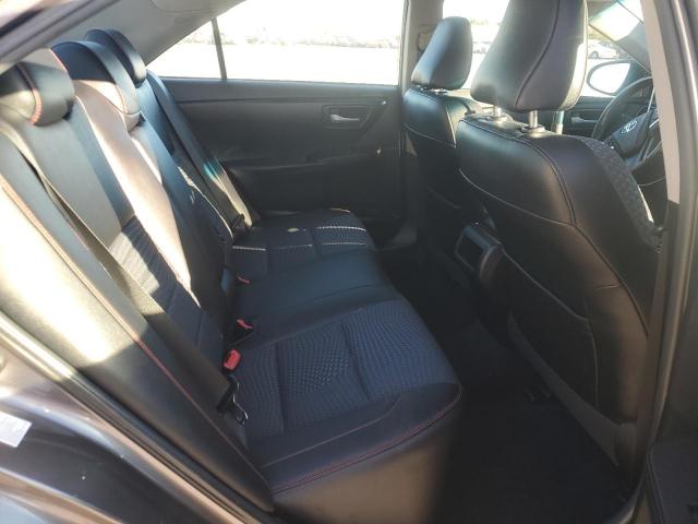 Toyota Camry Le Image 6