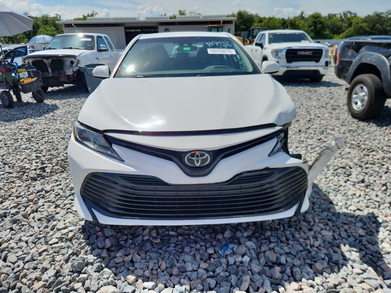 Toyota Camry L Image 10