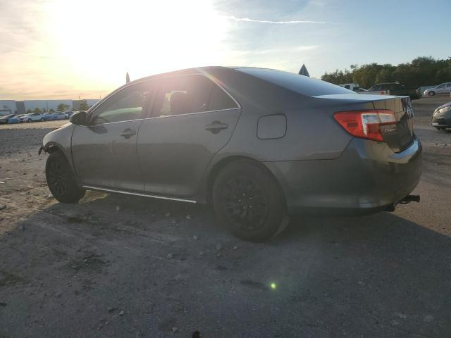 Toyota Camry L Image 3