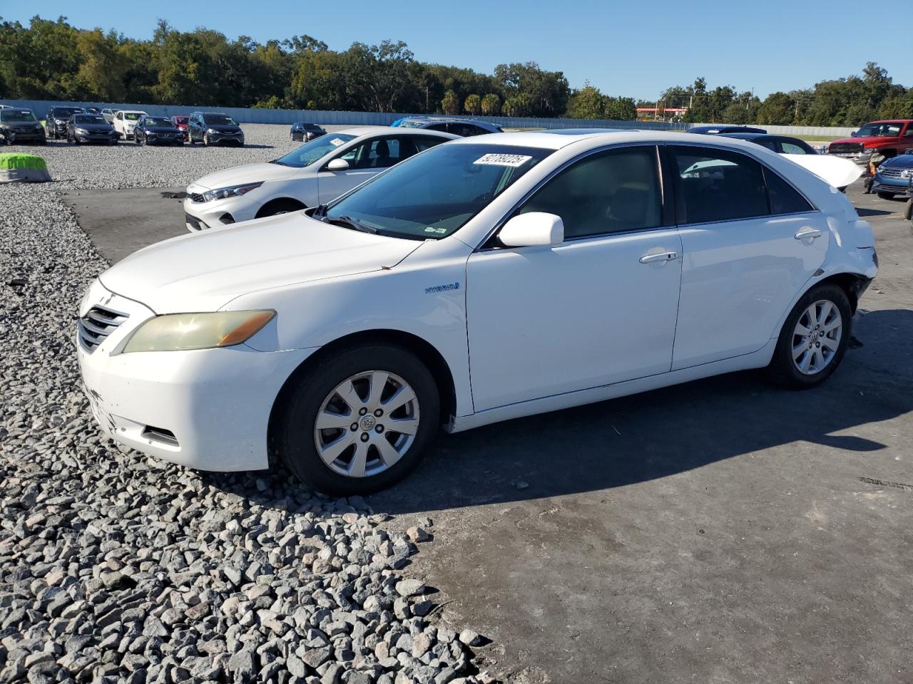 Toyota Camry Hybrid Image 1