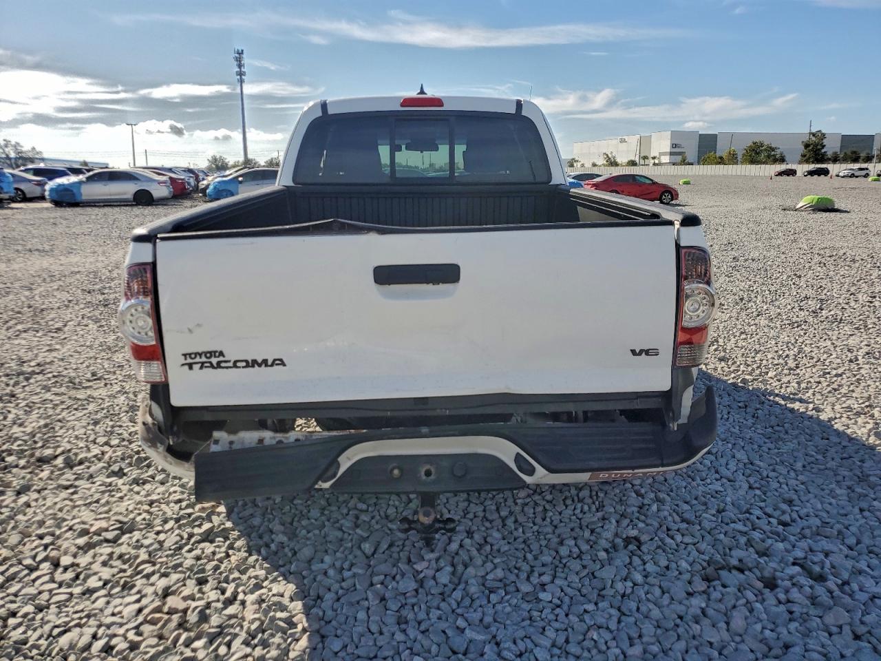 Toyota Tacoma Access Cab Image 11