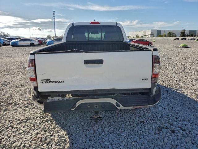 Toyota Tacoma Access Cab Image 11