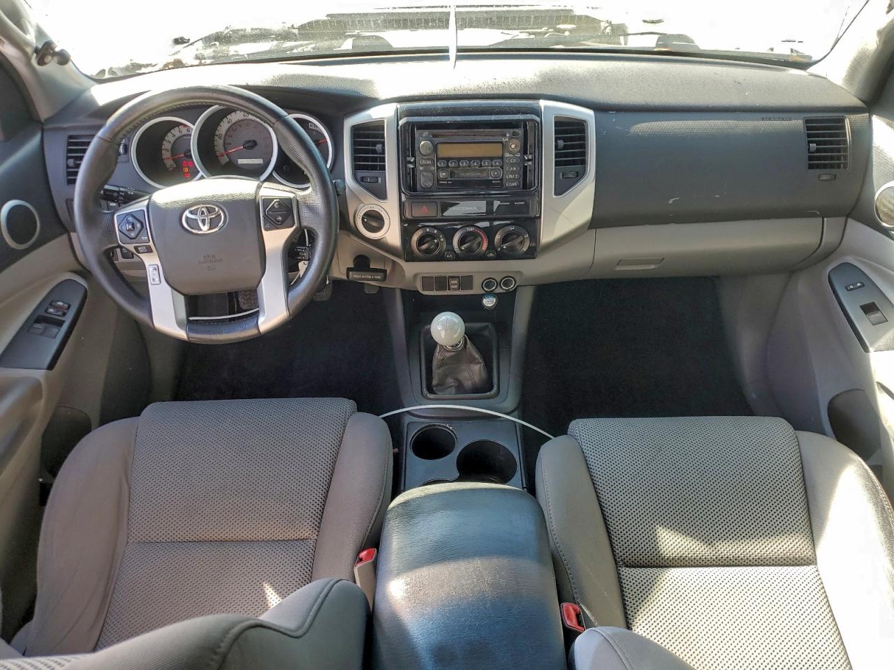 Toyota Tacoma Access Cab Image 4