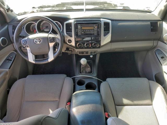 Toyota Tacoma Access Cab Image 4