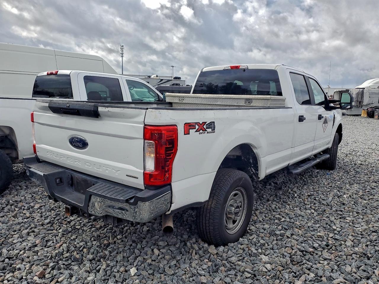 Ford F-350 Super Duty Image 3