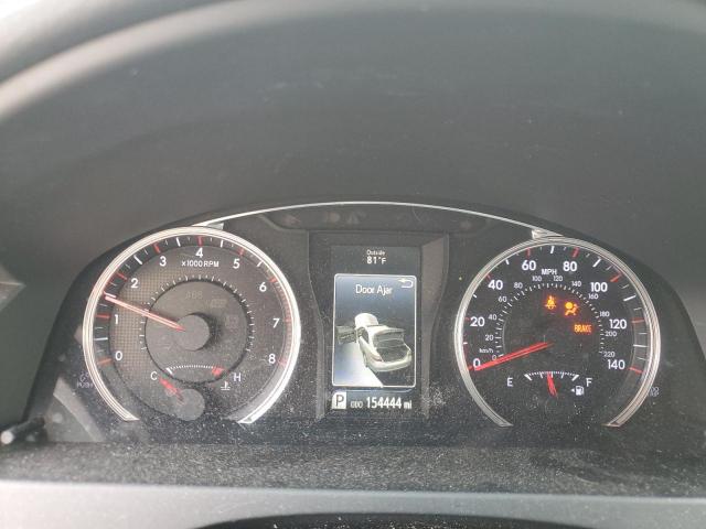 Toyota Camry Le Image 9