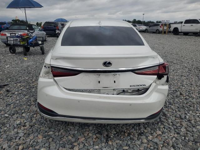 Lexus Es 300h Base Image 13